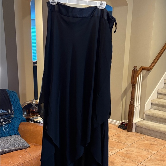 Ronni Nicole Black Maxi Skirt - Picture 2 of 4